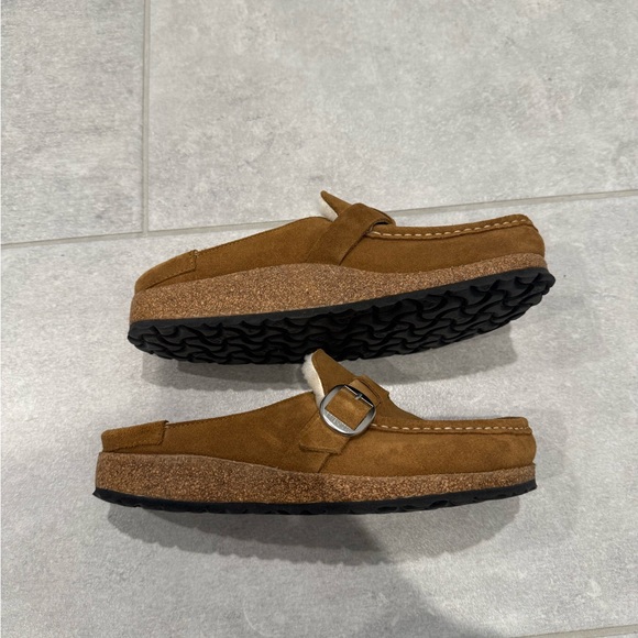 Birkenstock Women’s sherling lined slip ons. - Picture 2 of 9